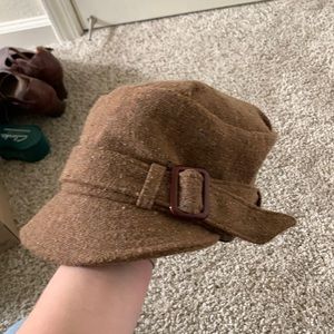 brown hat